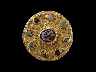Disk Brooch with Cameo